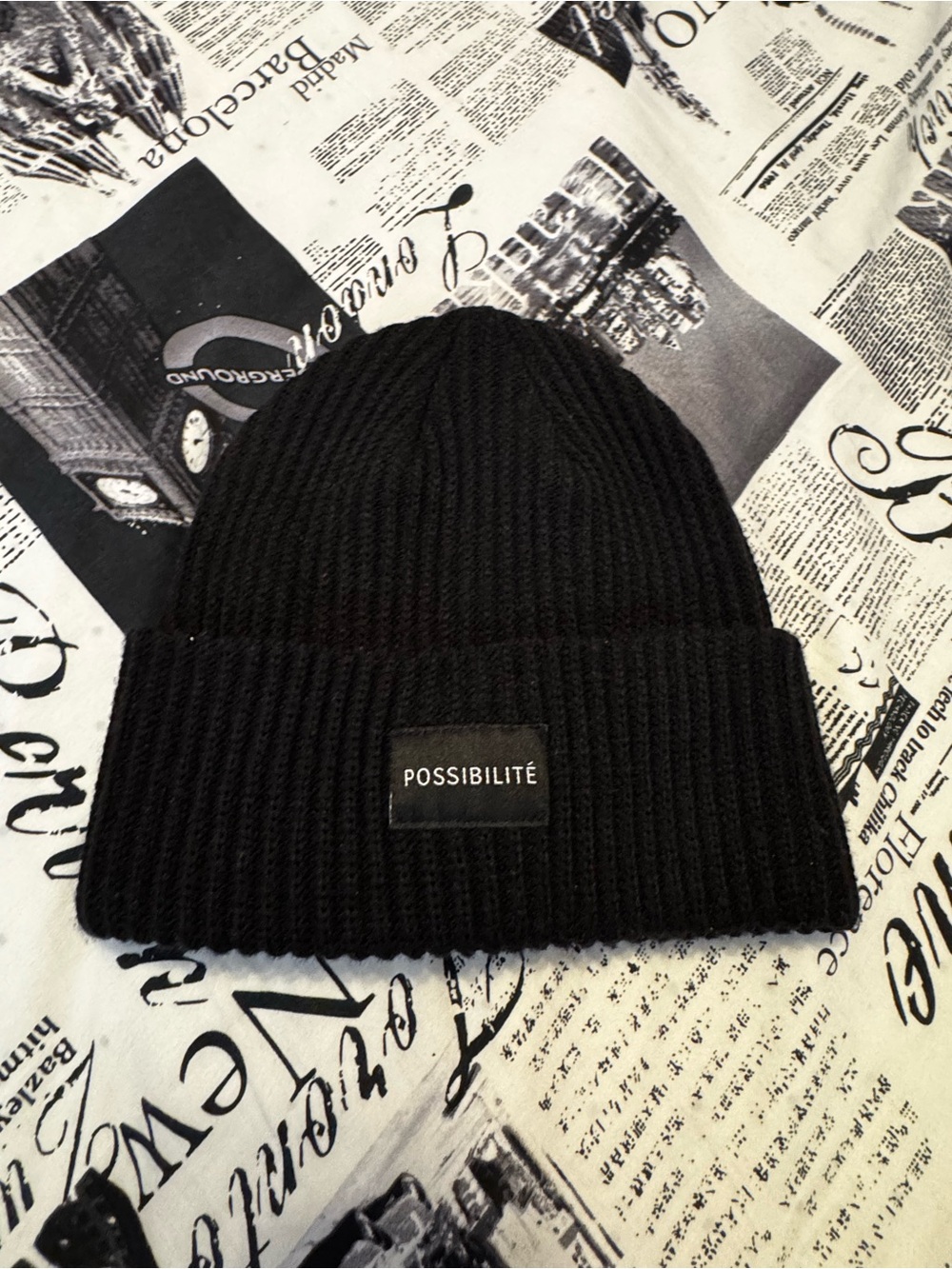 Black Ribbed Knit Beanie with French Saying
